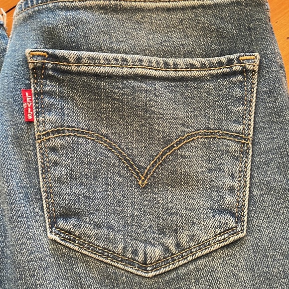 Levi high rise skinny jeans cut offs - Picture 4 of 12